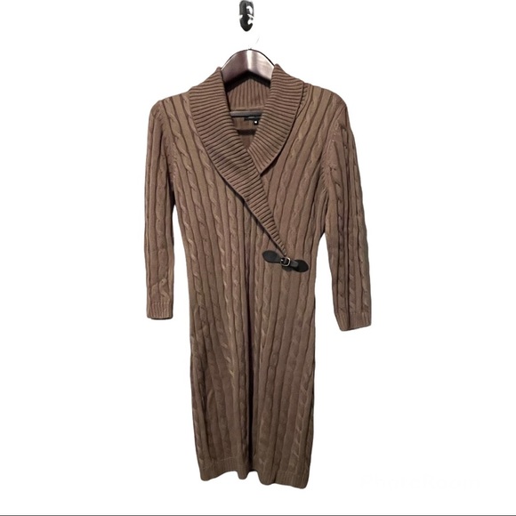 Ellen Tracy cable knit sweater dress. - Picture 3 of 10